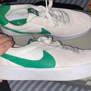 Nike an sb bruin react